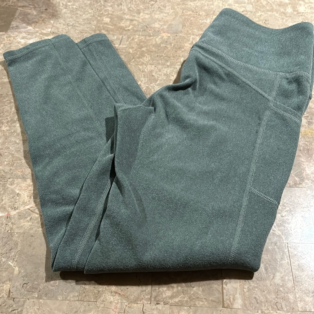 BNWOT,Mono b size medium leggings
